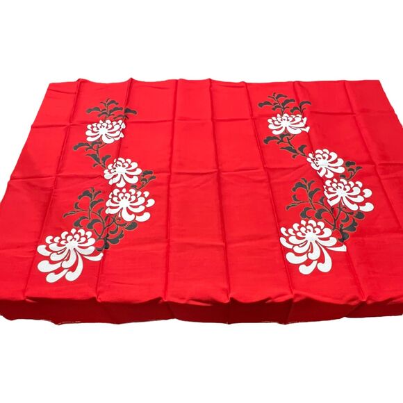 Hawaii Hand Printed Fabric Alfred Shaheen Red w/White Chrysanthemums 44 x 52" - Picture 1 of 9